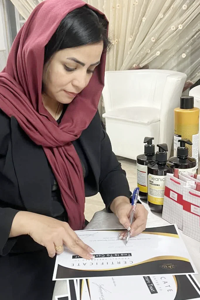 آموزش ارایشگری با مدرک فنی حرفه ای