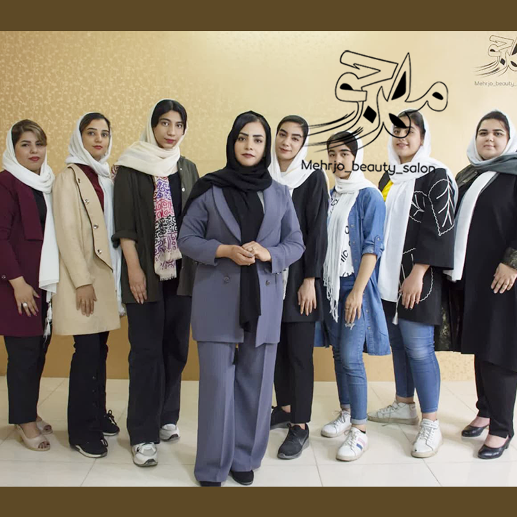 اموزش رنگ مو و آموزش ارایشگری